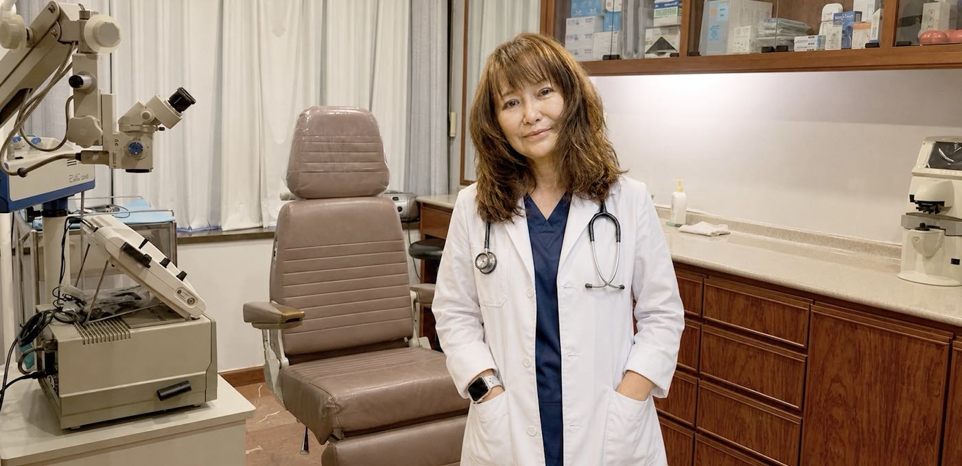 Dr Currie Chiang is a Consultant Eye Surgeon